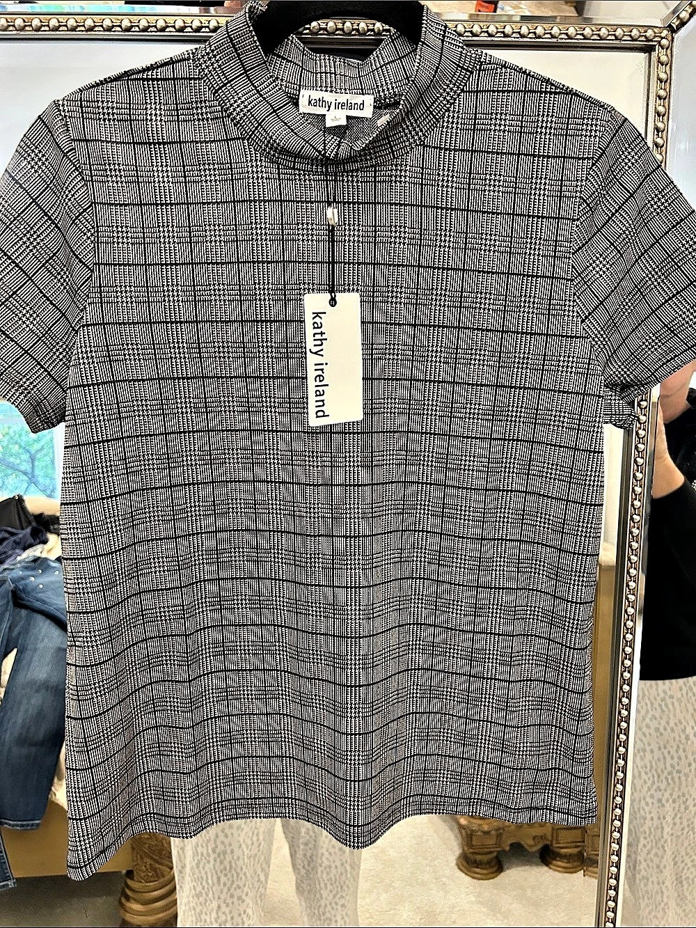 Kathy Ireland Plaid Short Sleeve Top in Black grey and White NWT